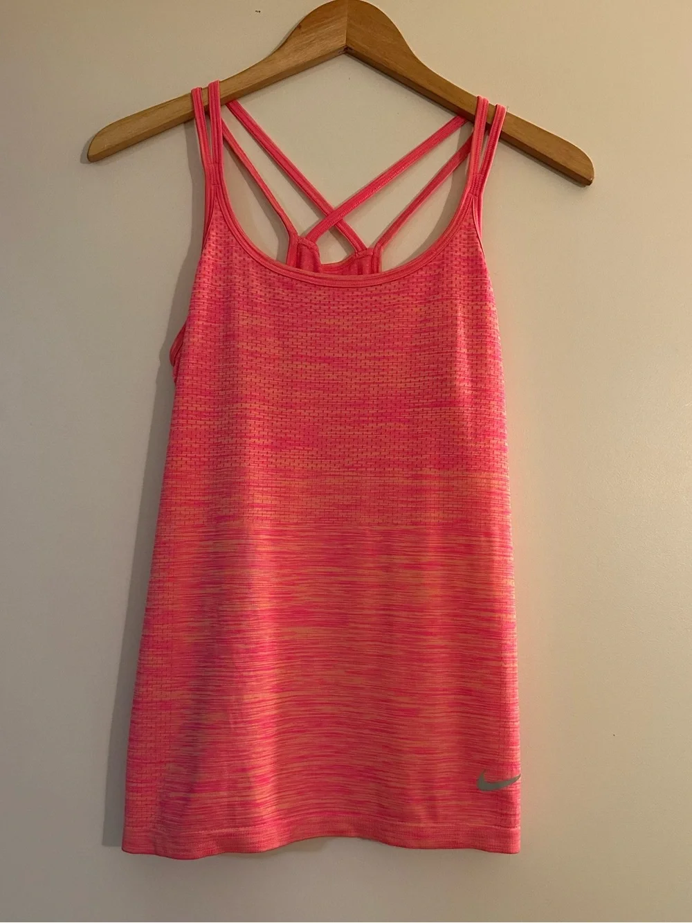 Nike Dri-Fit Criss Cross Tank in Orange. Size S